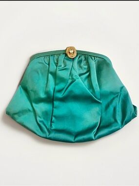 Bobbie Jerome Vintage Emerald Green Clutch Purse 1950s with a gold clasp